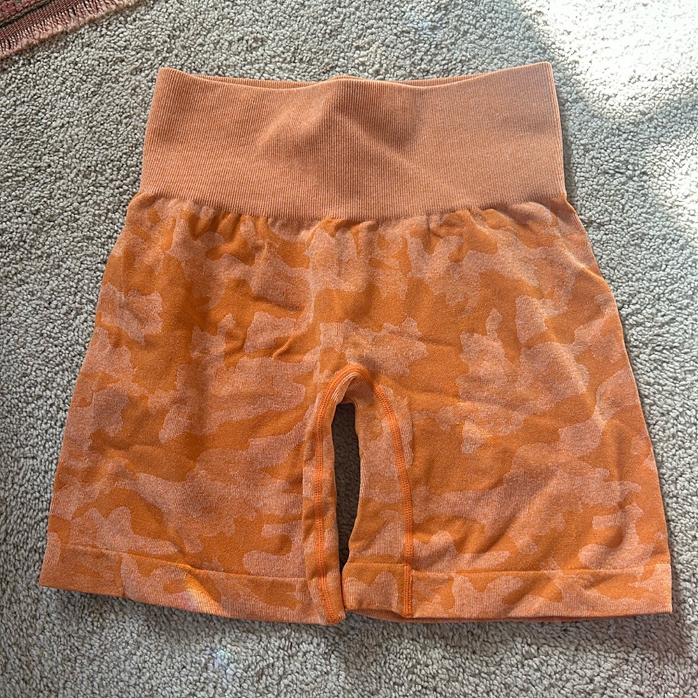 NVGTN Orange Camo Seamless Shorts - size small